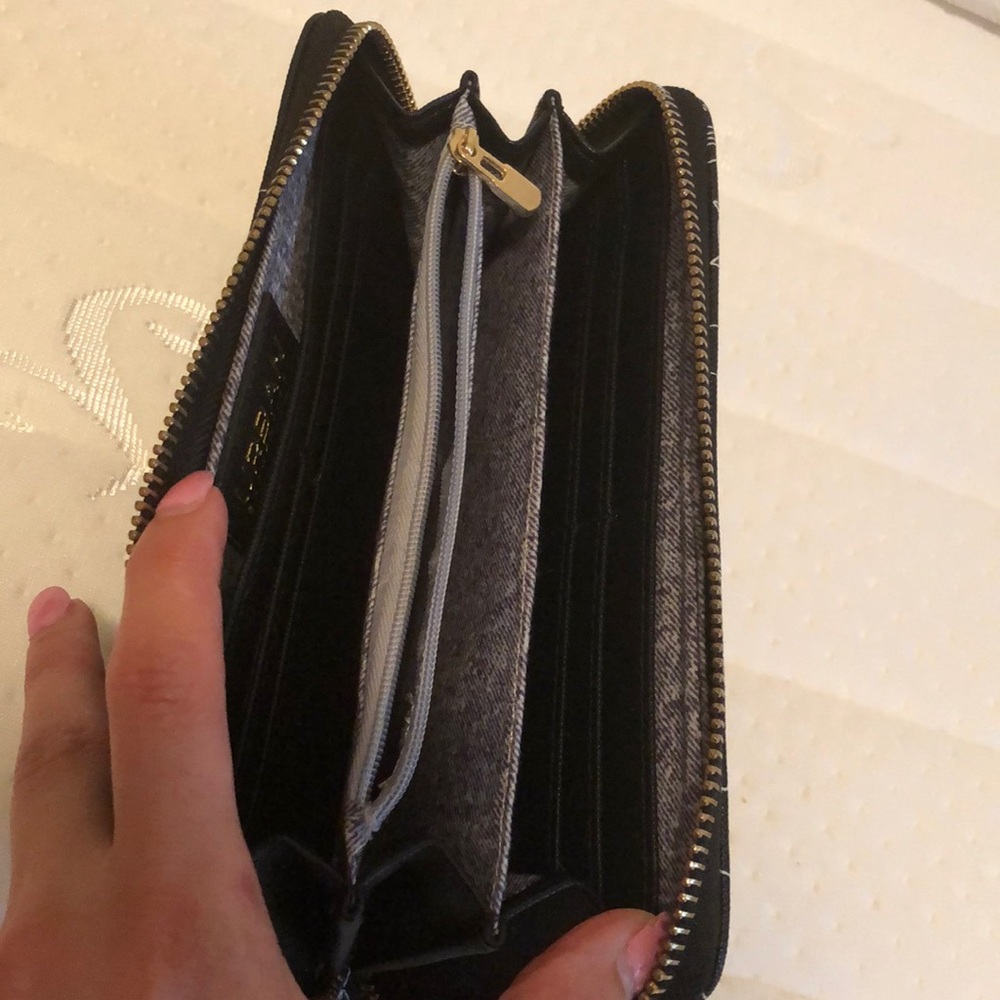 Wallet - Picture 2 of 2